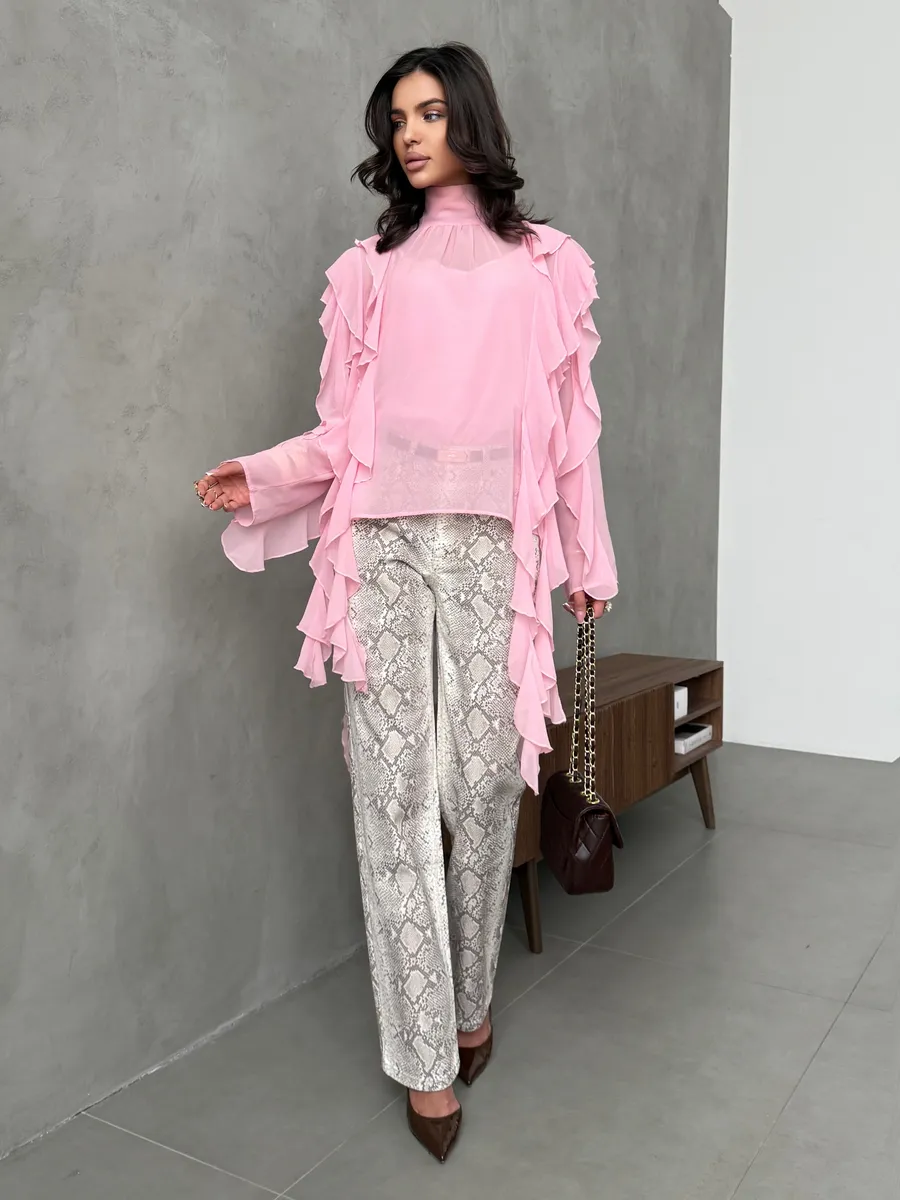 Розовая блузка нарядная праздничная шелковая с рюшами и топом