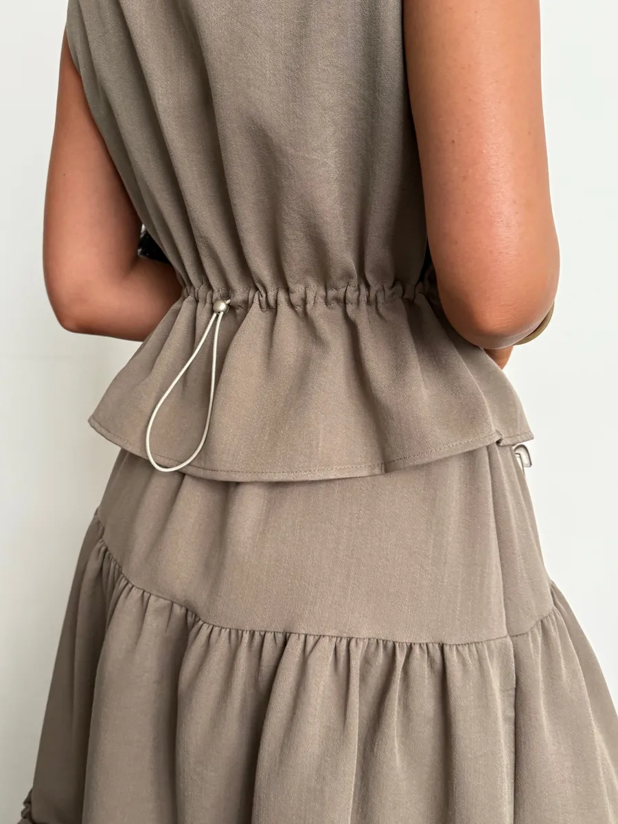 Костюм праздничный летний с юбкой и жилетом