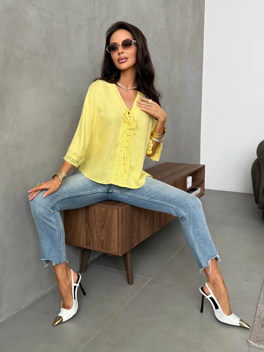 Желтая блузка летняя нарядная с коротким рукавом льняная