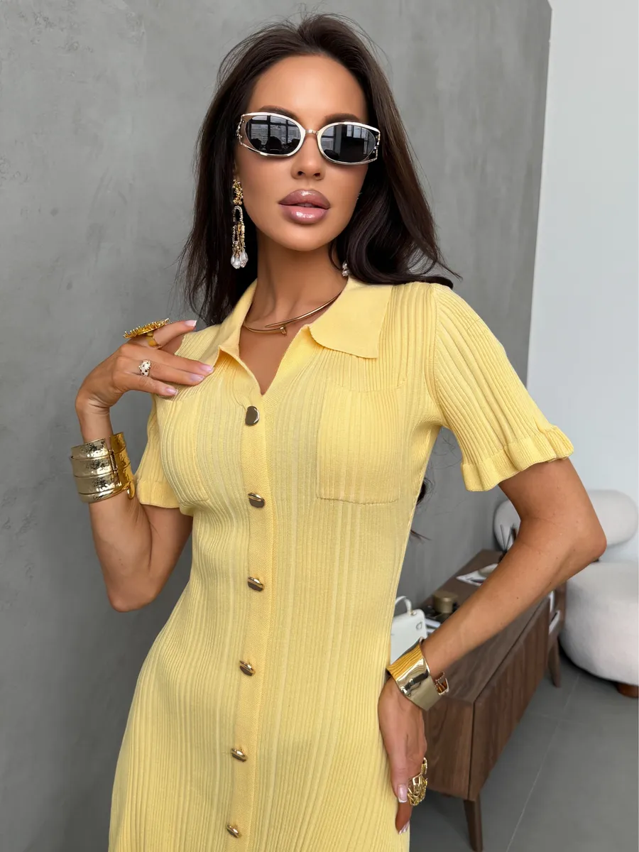 Желтое платье вязаное трикотажное лапша короткое мини