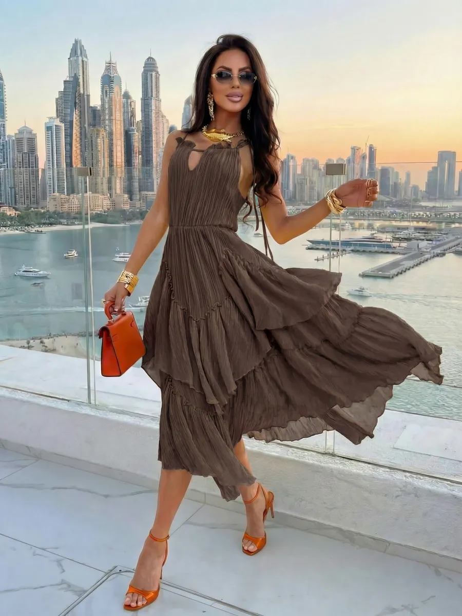 Летнее повседневное платье миди на бретелях