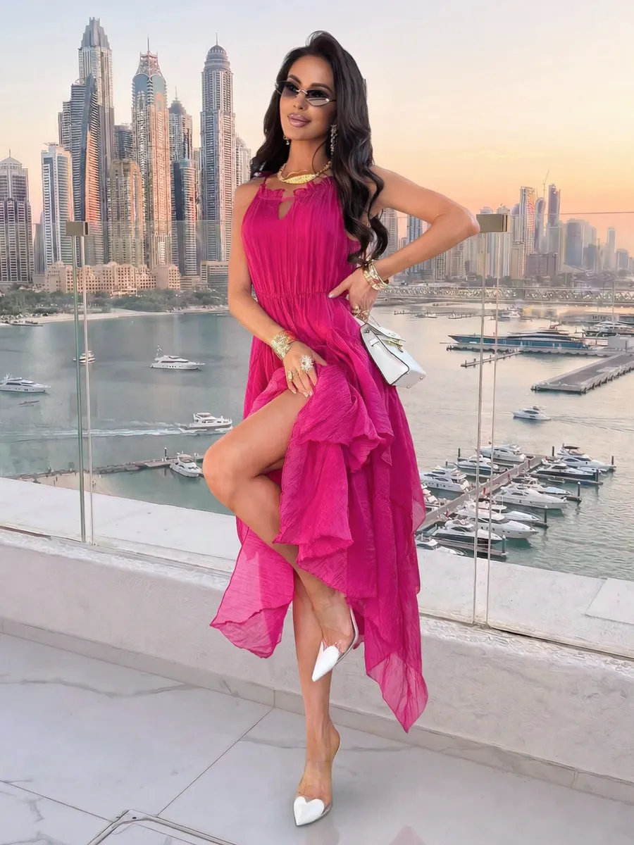 Летнее праздничное длинное платье на бретелях