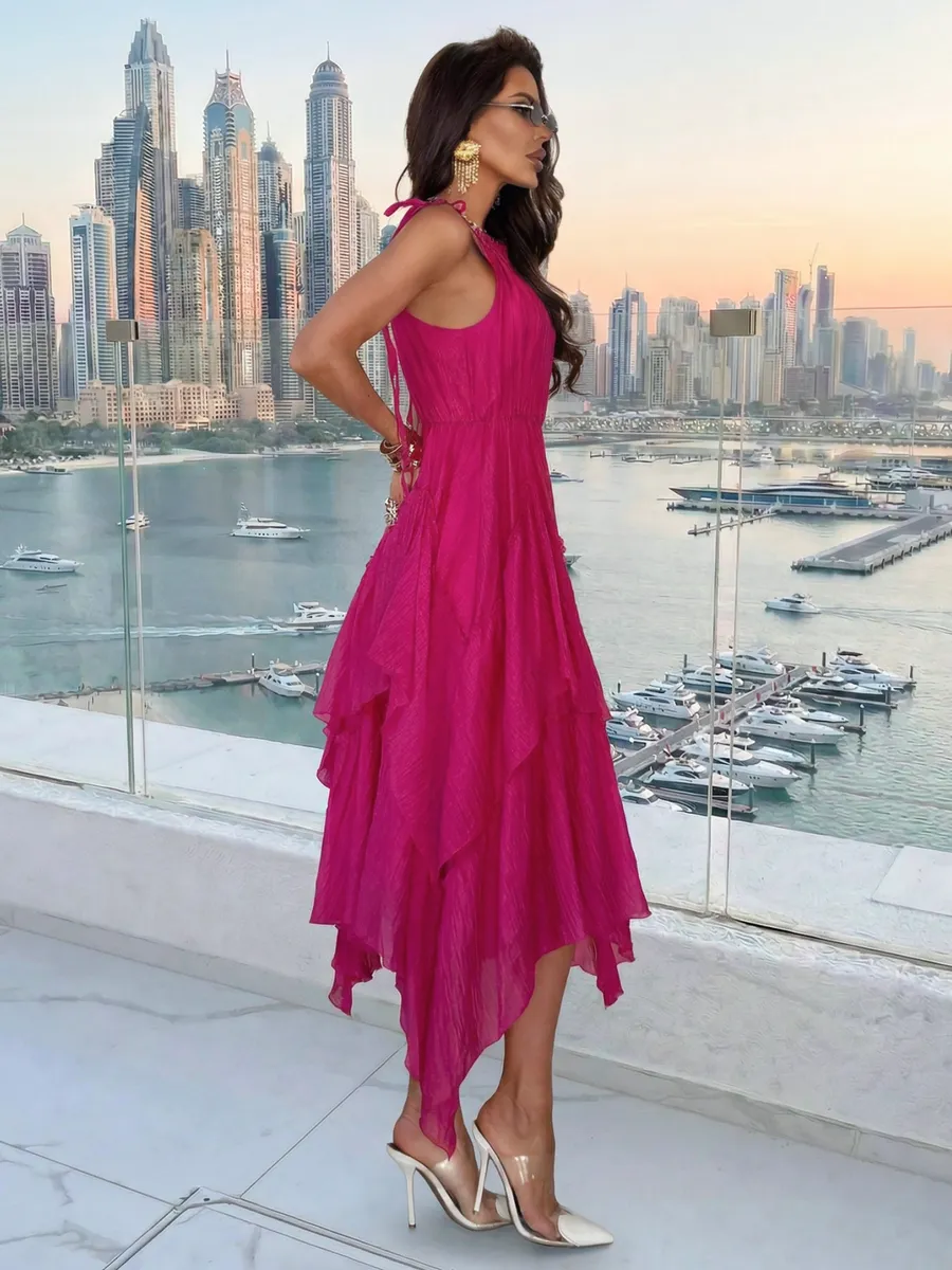 Летнее праздничное длинное платье на бретелях