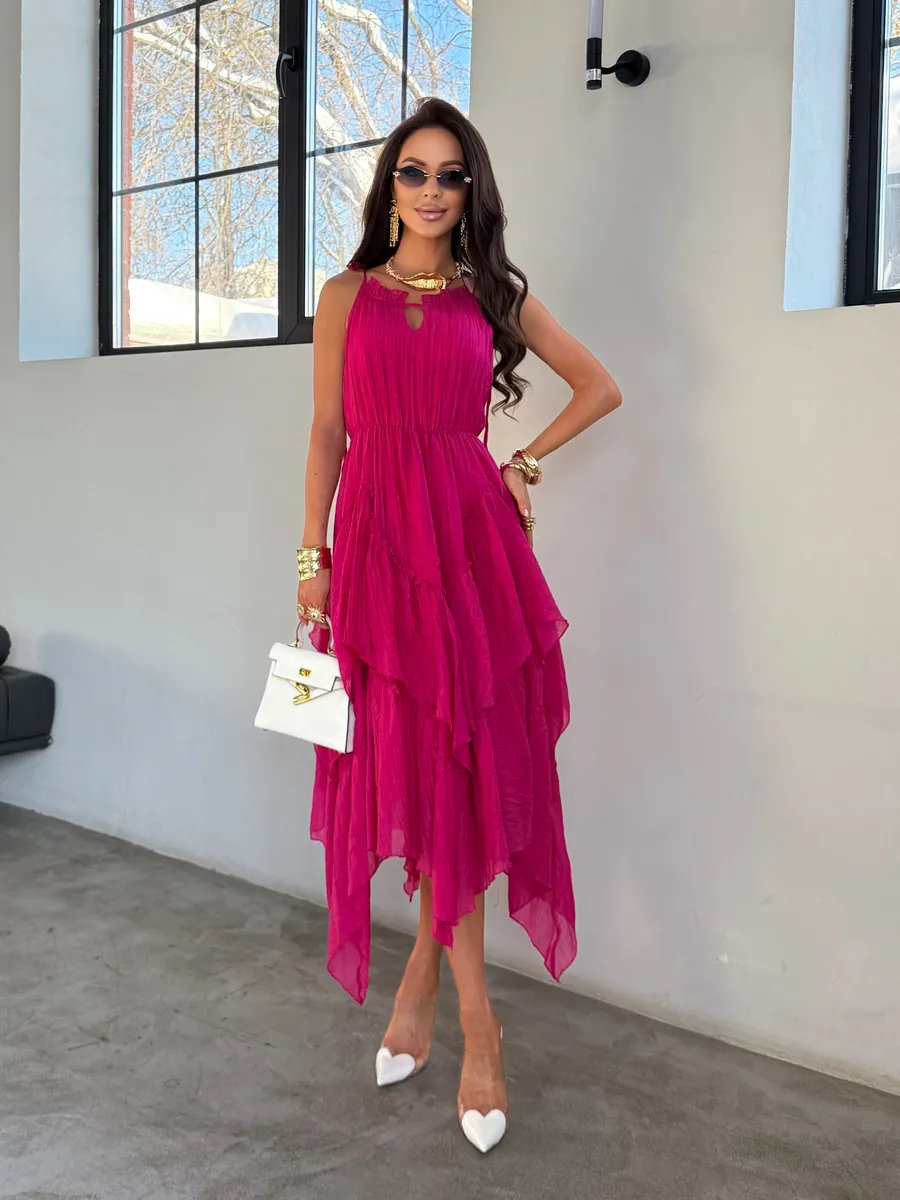 Розовое летнее праздничное длинное платье на бретелях