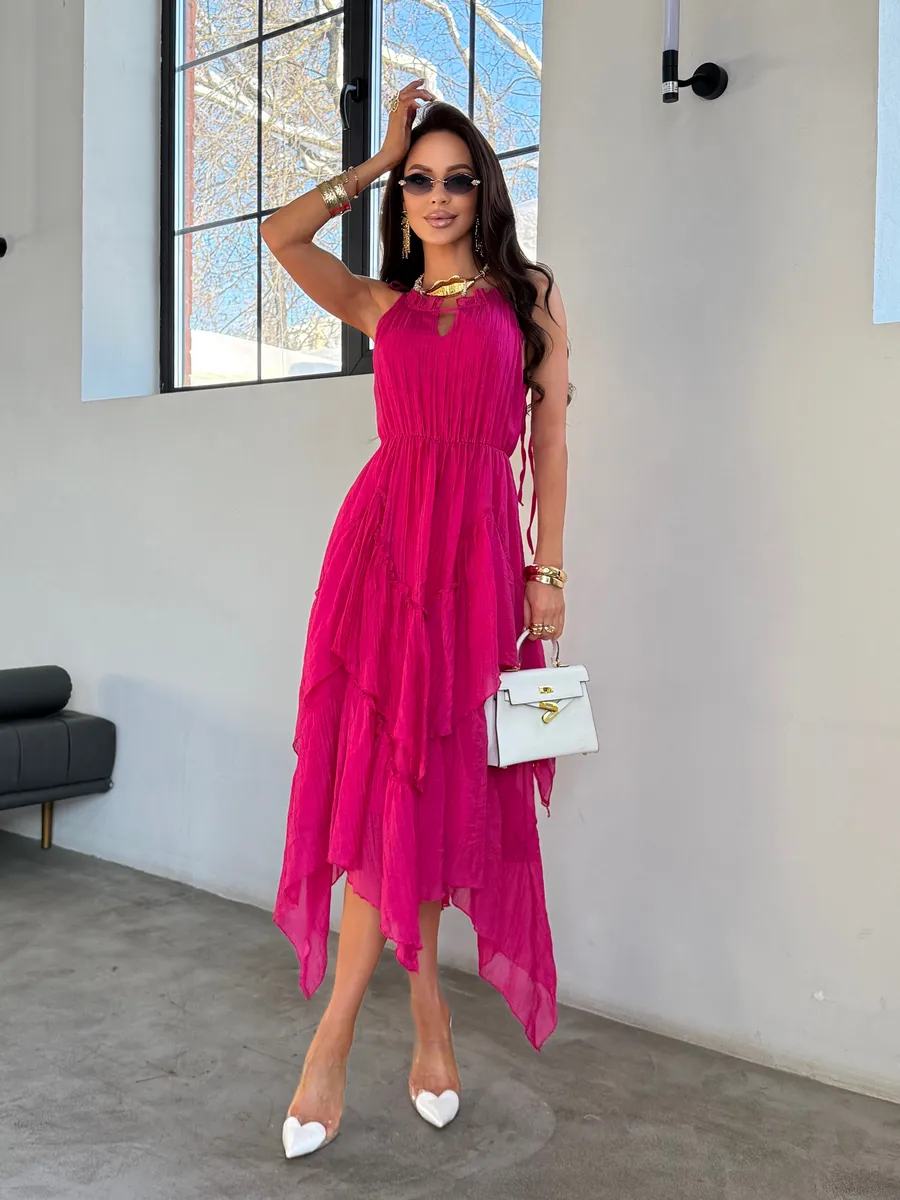 Розовое летнее праздничное длинное платье на бретелях