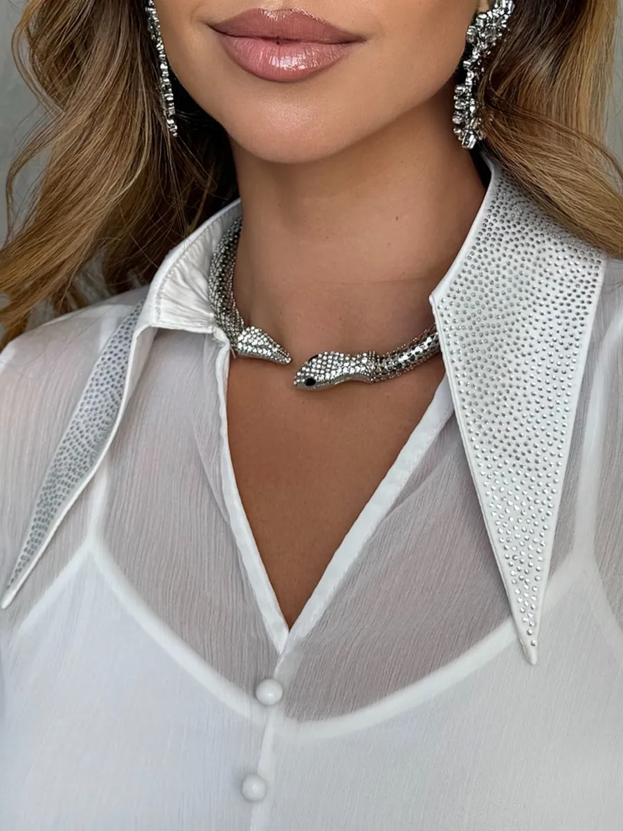 Белая нарядная праздничная блузка рубашка со стразами