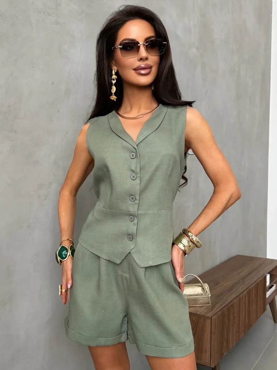 Костюм летний льняной с шортами и жилетом классика