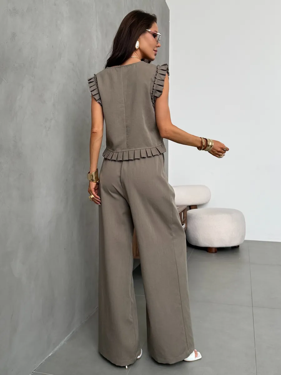 Хаки костюм двойка льняной с брюками палаццо и топом