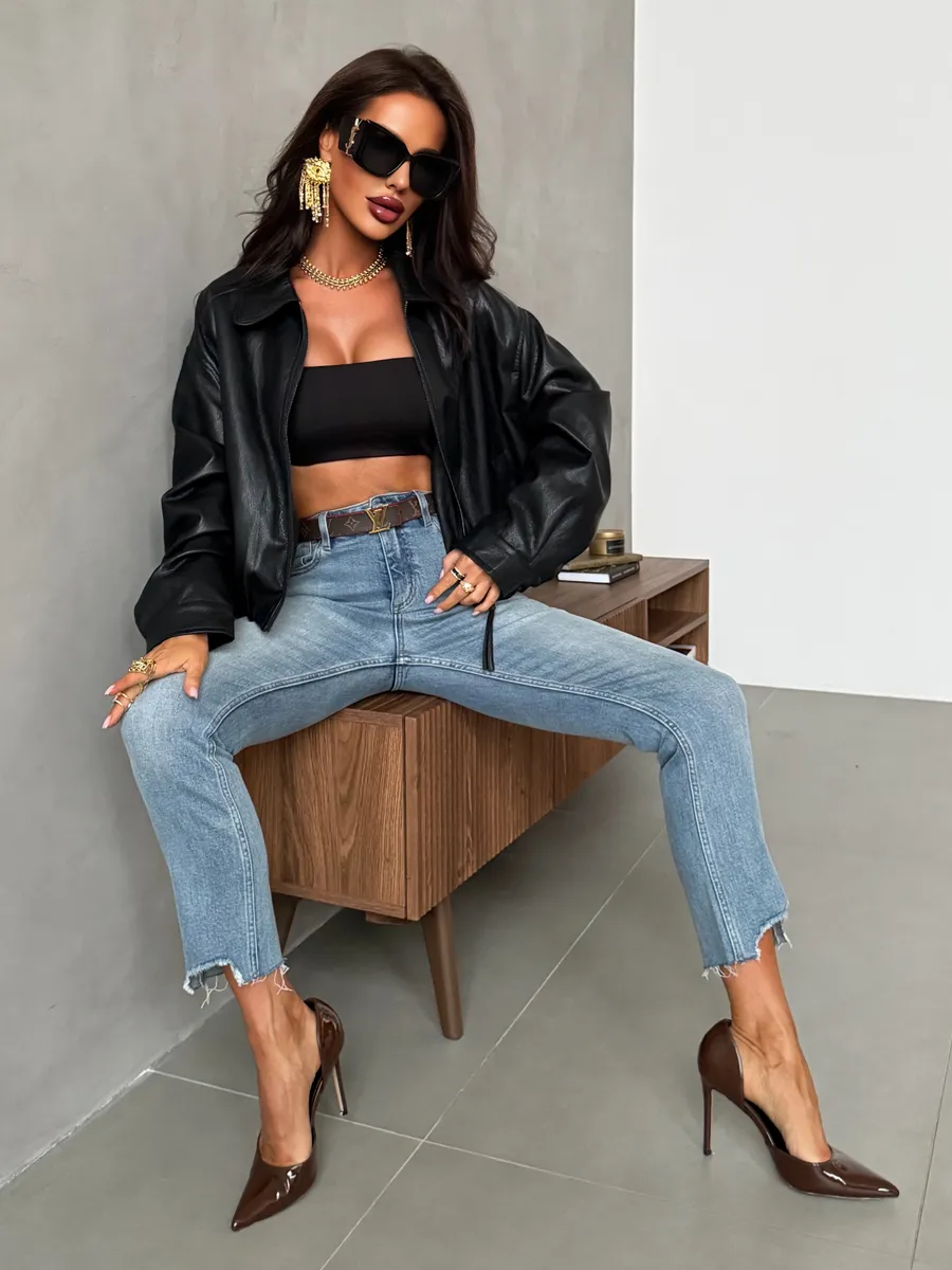 Куртка-бомбер из экокожи