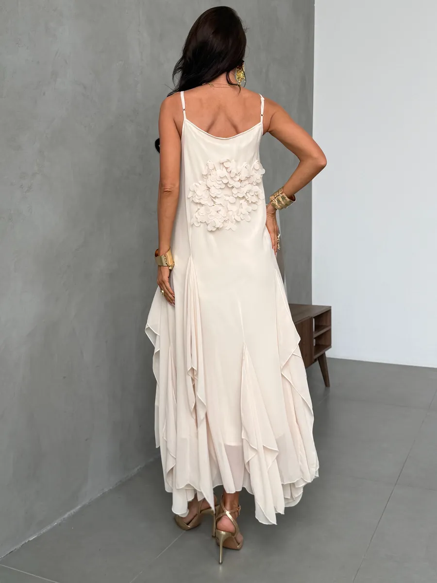 Молочное летнее легкое платье праздничное длинное с цветами