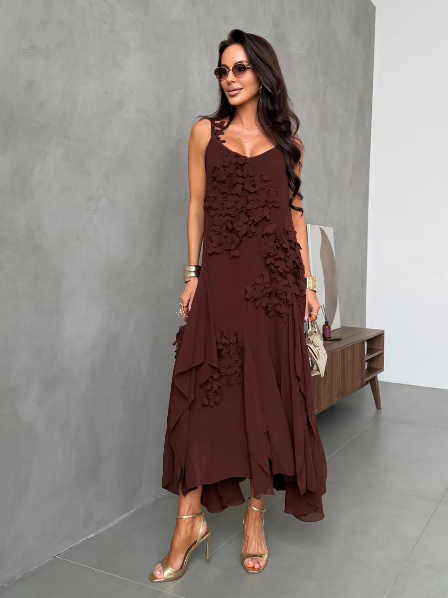Коричневое летнее легкое платье праздничное длинное с цветами