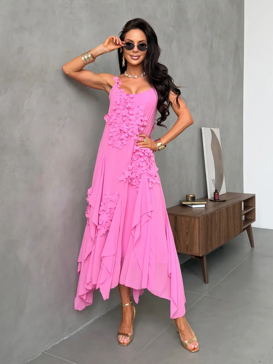 Розовое летнее легкое платье праздничное длинное с цветами