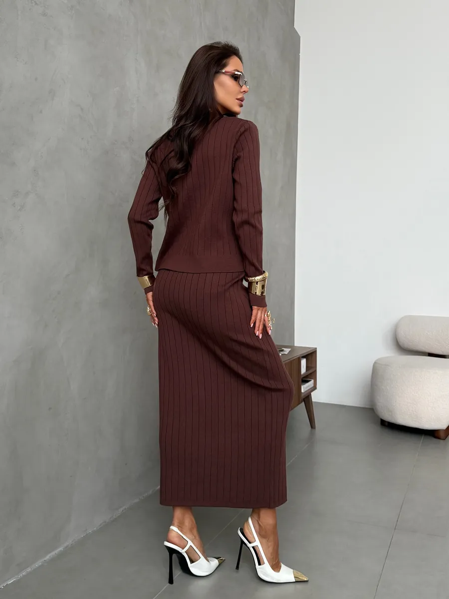 Шоколадный теплый костюм с юбкой осенний трикотажный