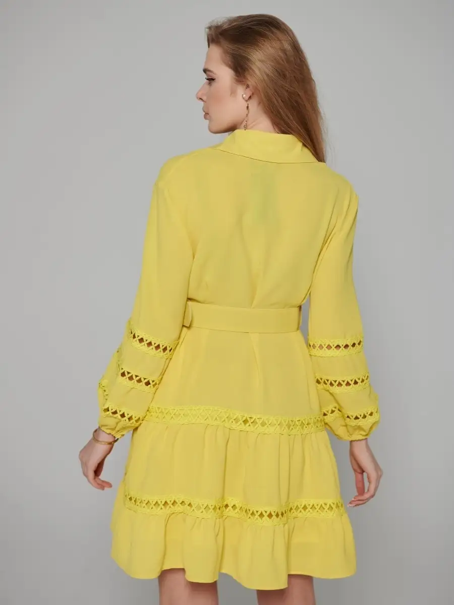 Желтое платье женское с поясом весеннее