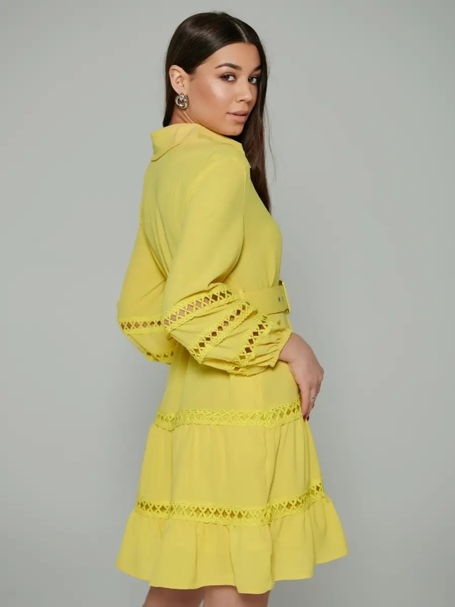 Желтое платье женское с поясом весеннее