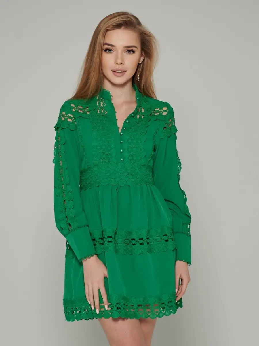 Зеленое платье женское яркое весеннее хлопковое гипюровое