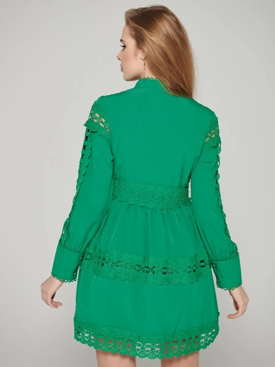 Зеленое платье женское яркое весеннее хлопковое гипюровое