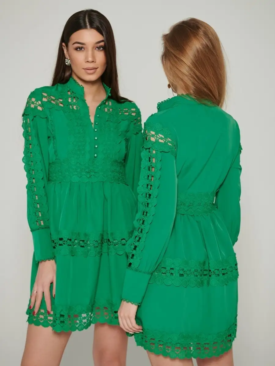 Зеленое платье женское яркое весеннее хлопковое гипюровое