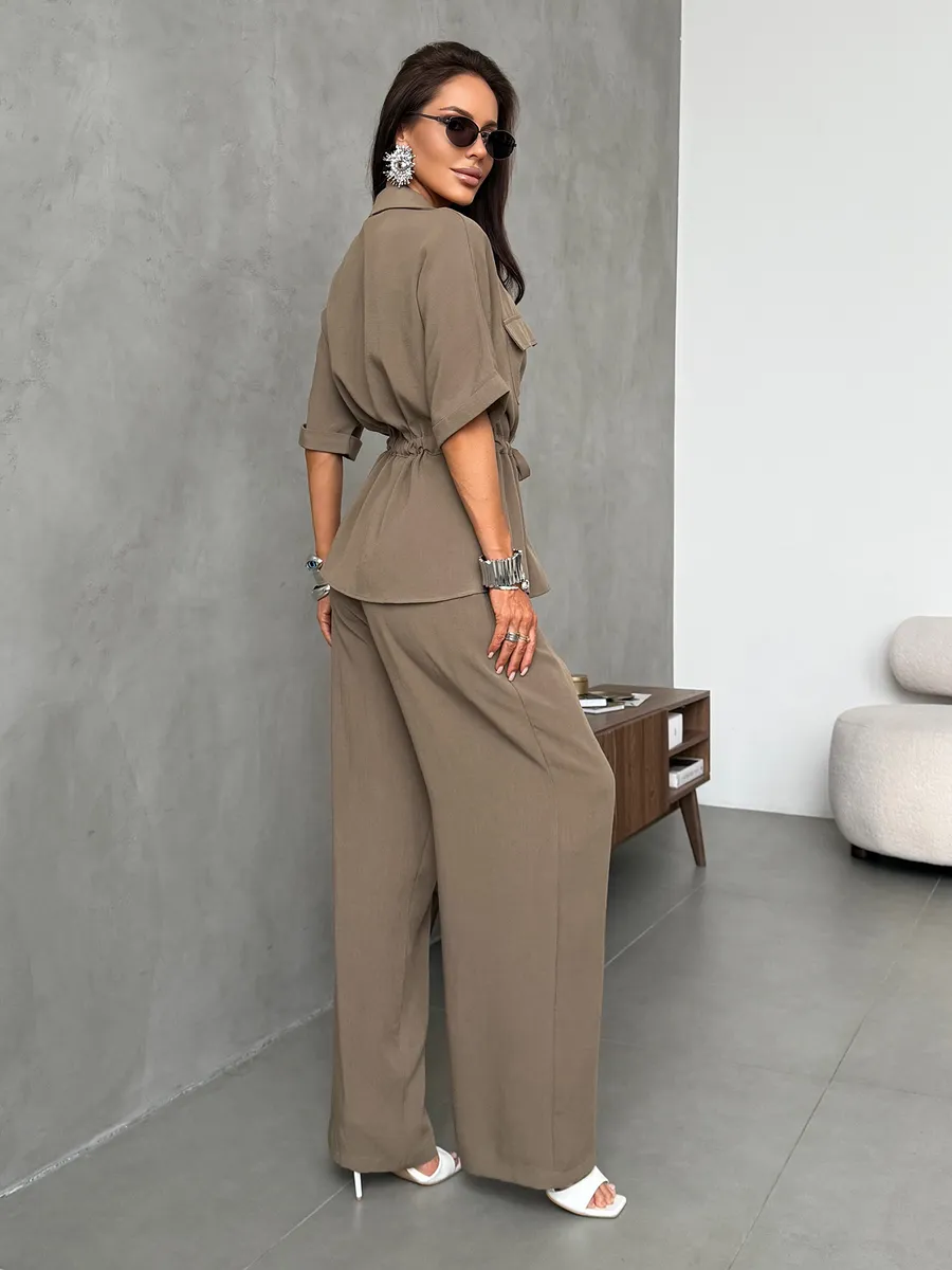 Костюм с брюками палаццо и рубашкой на молнии