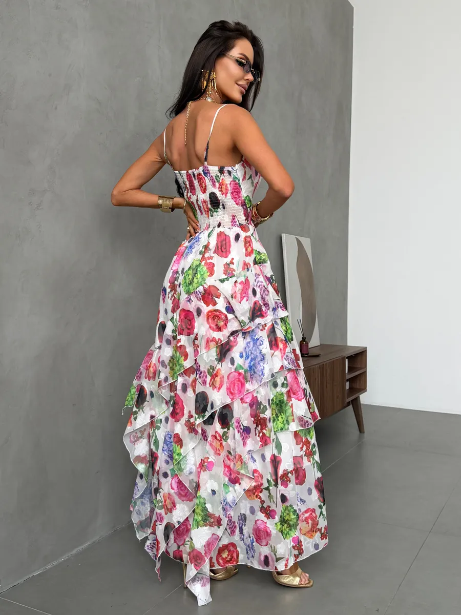 Белое летнее легкое платье праздничное длинное