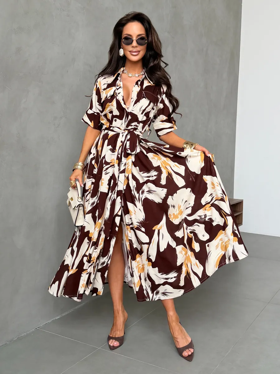 Коричневое платье рубашка летнее миди с ярким принтом и поясом