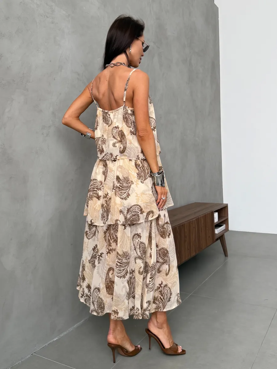 Бежевое летнее платье сарафан праздничное повседневное миди