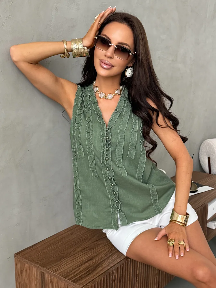 Хаки блузка-топ льняная без рукавов с рюшами