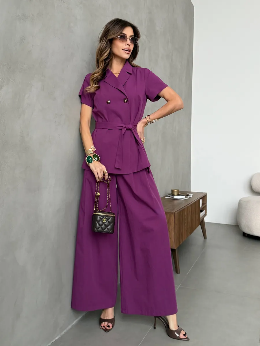 Фиолетовый костюм с брюками палаццо деловой офисный