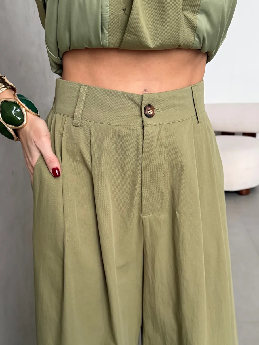 Хаки костюм с брюками палаццо деловой офисный