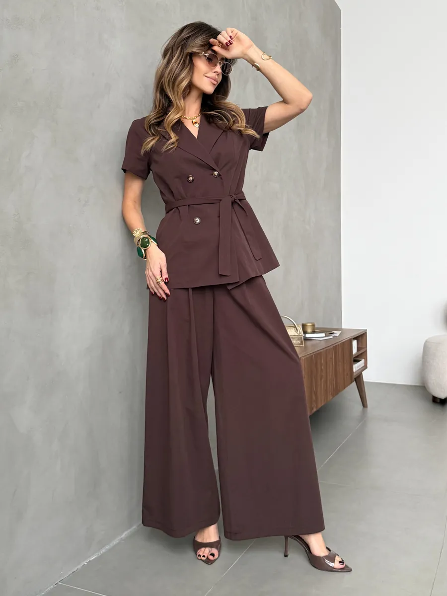 Шоколадный костюм с брюками палаццо деловой офисный