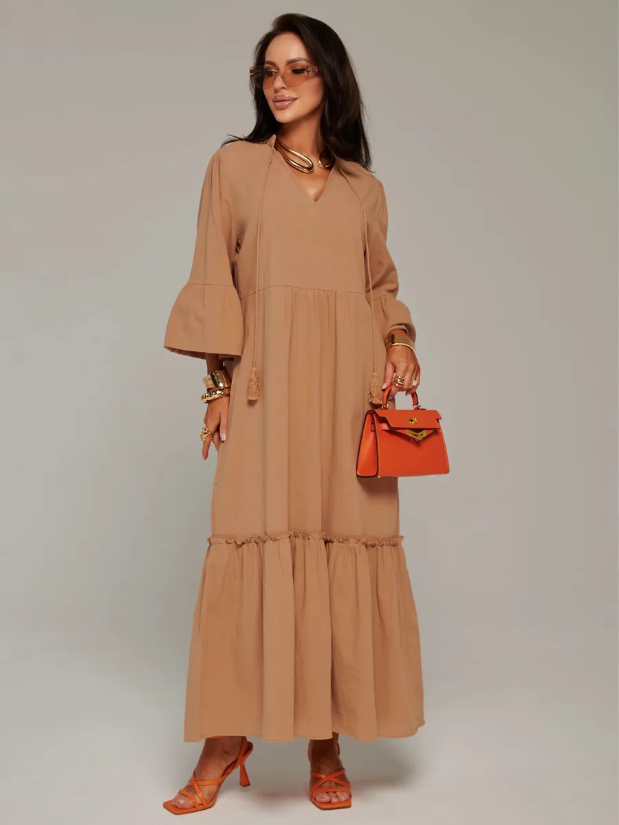 Бежевое летнее длинное платье макси в стиле бохо