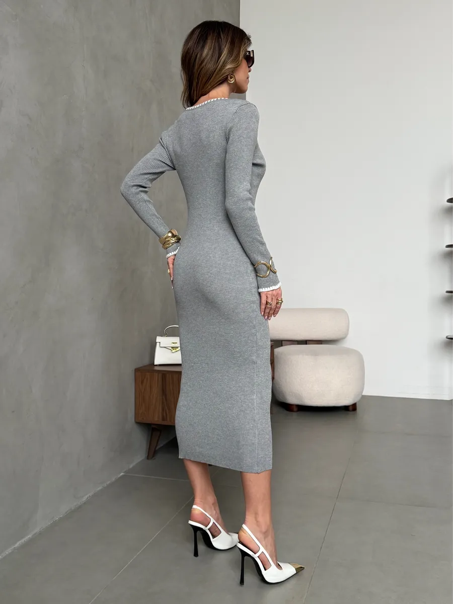 Серое платье теплое вязаное нарядное трикотажное