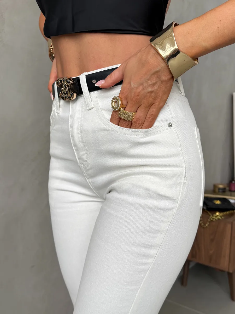 Прямые джинсы скинни укороченные с высокой посадкой