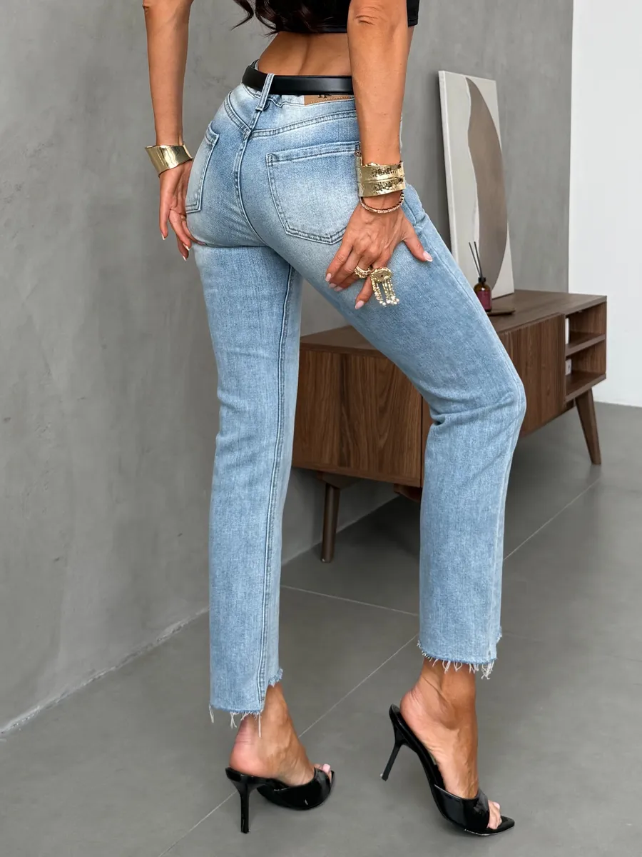 Прямые джинсы скинни укороченные с высокой посадкой