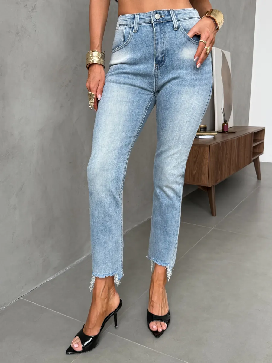 Прямые джинсы скинни укороченные с высокой посадкой