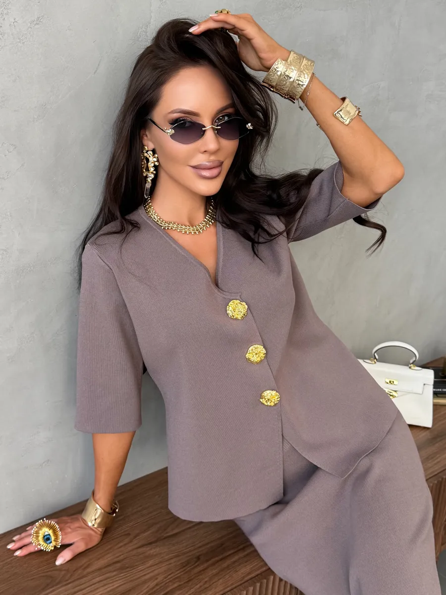 Костюм с юбкой офисный нарядный