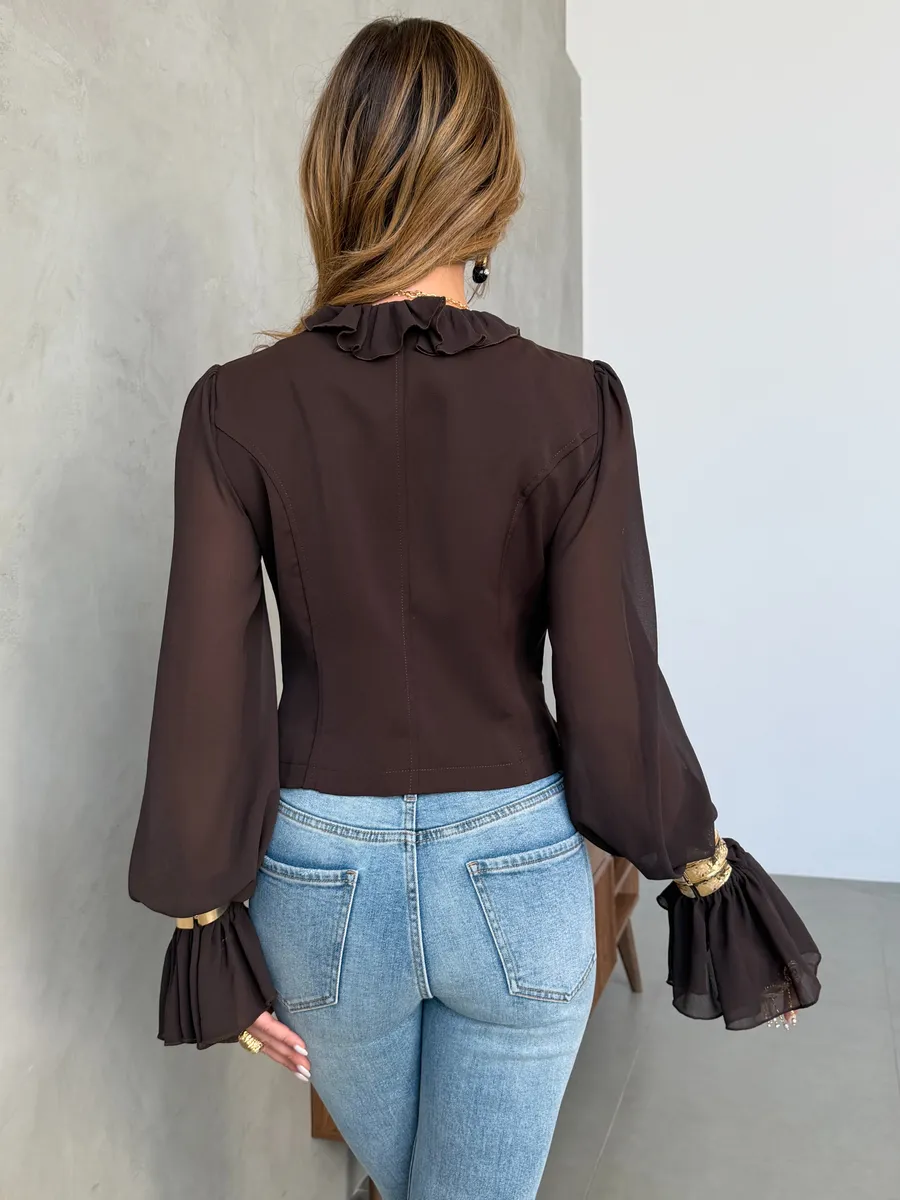 Коричневая нарядная праздничная блузка офисная стильная с воланами