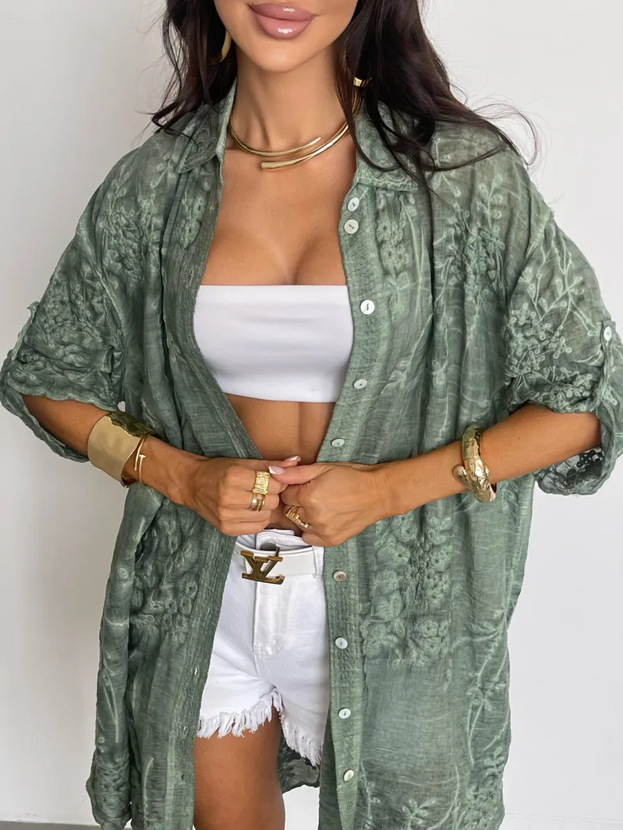 Летняя удлиненная рубашка оверсайз хлопковая с вышивкой