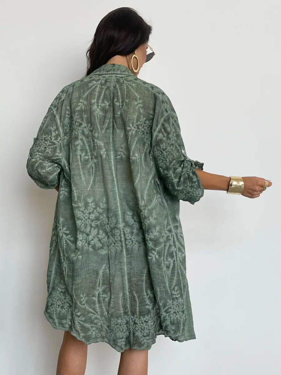 Зеленая летняя удлиненная рубашка оверсайз хлопковая с вышивкой