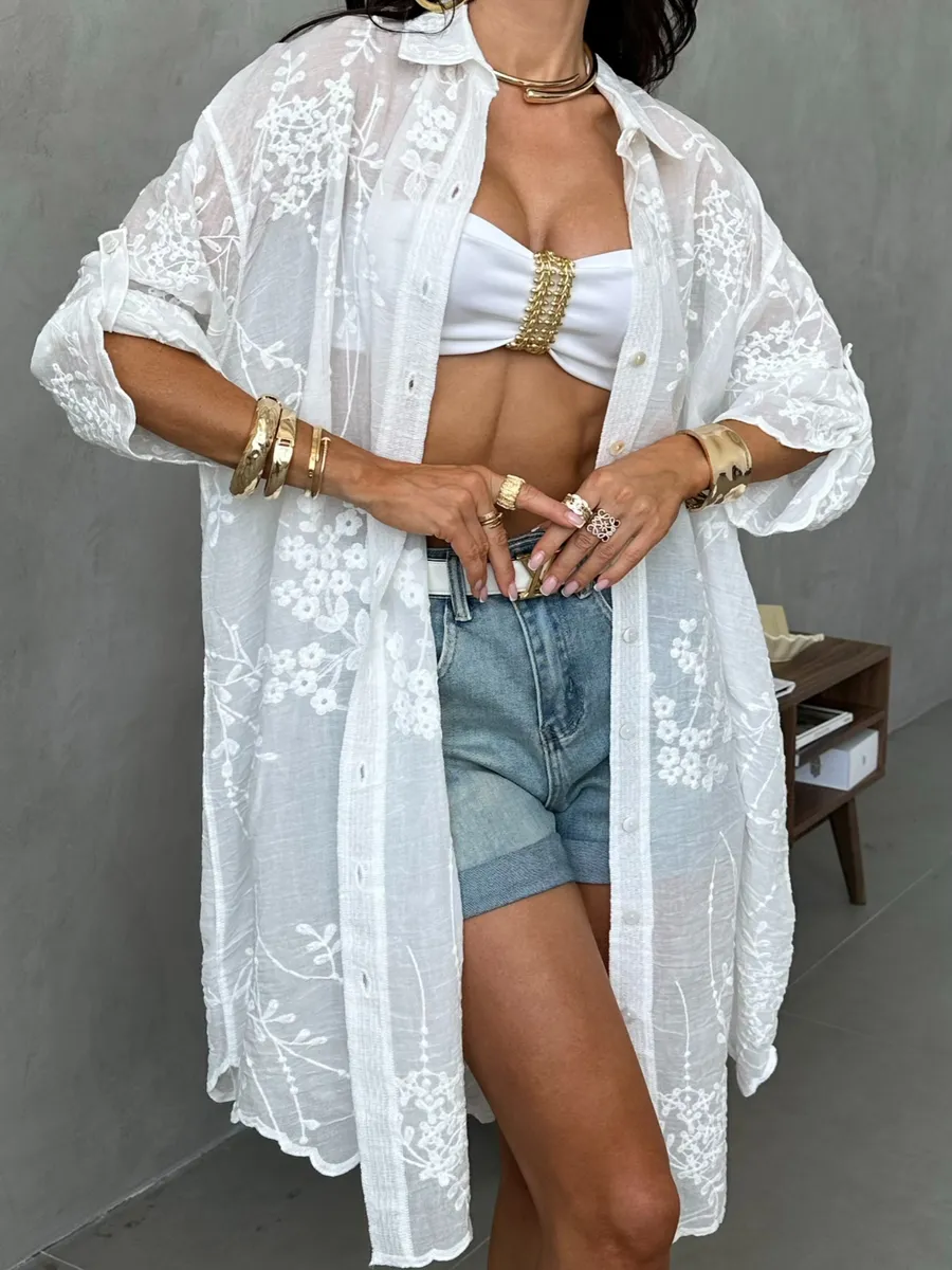 Летняя удлиненная рубашка оверсайз хлопковая с вышивкой