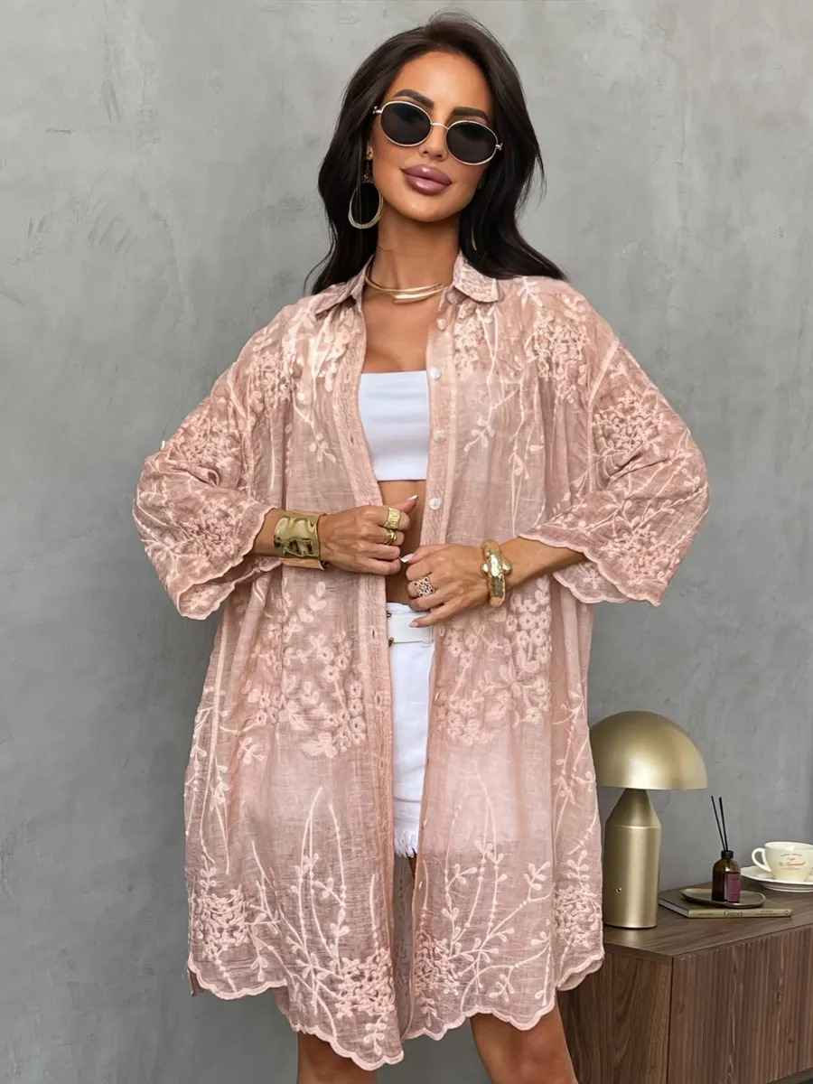 Летняя удлиненная рубашка оверсайз хлопковая с вышивкой