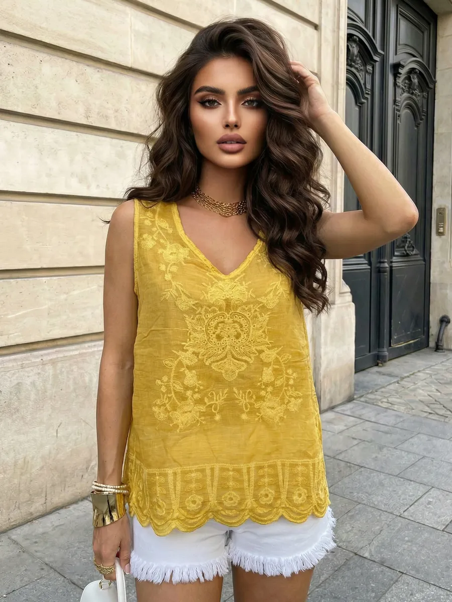 Желтый топ блузка летняя нарядная с вышивкой