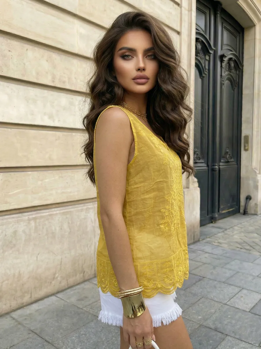 Желтый топ блузка летняя нарядная с вышивкой