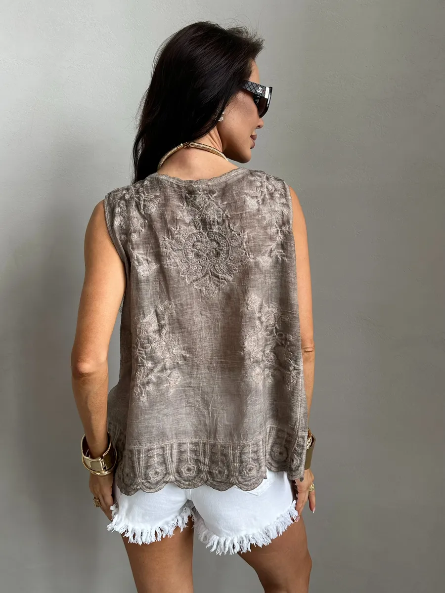 Топ блузка летняя нарядная с вышивкой