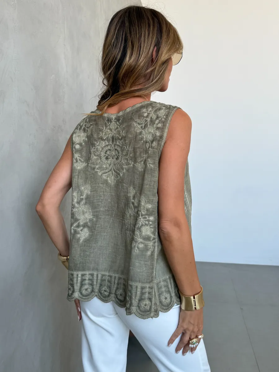 Топ блузка летняя нарядная с вышивкой