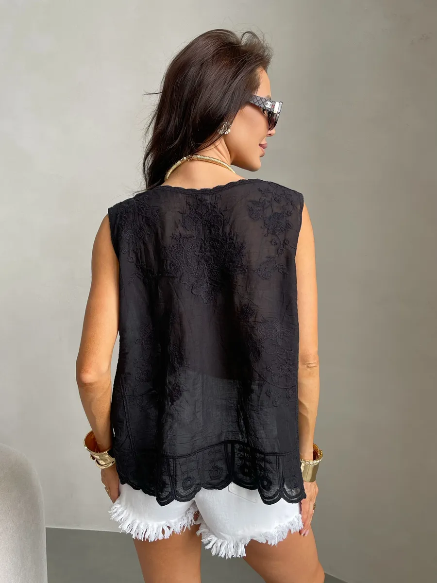 Топ блузка летняя нарядная с вышивкой