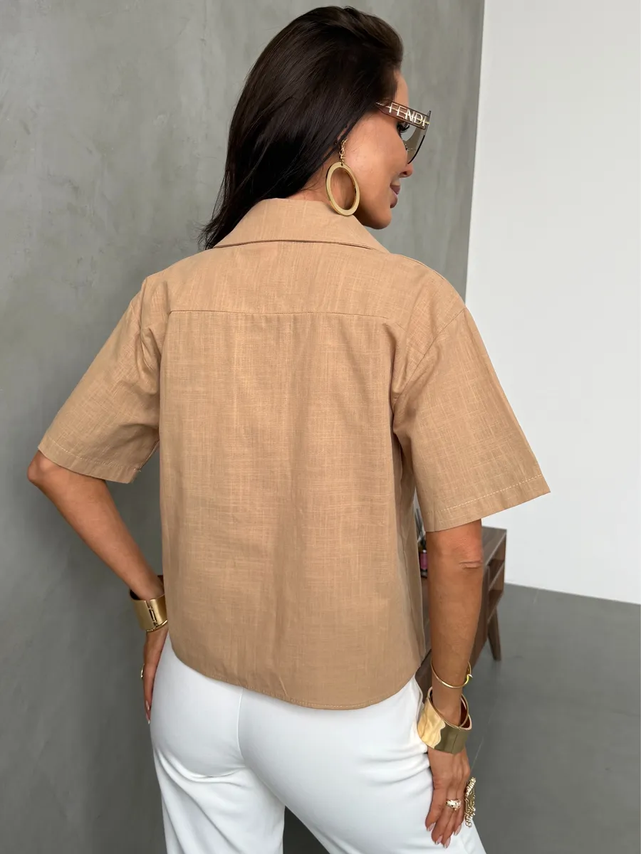 Бежевая рубашка с коротким рукавом