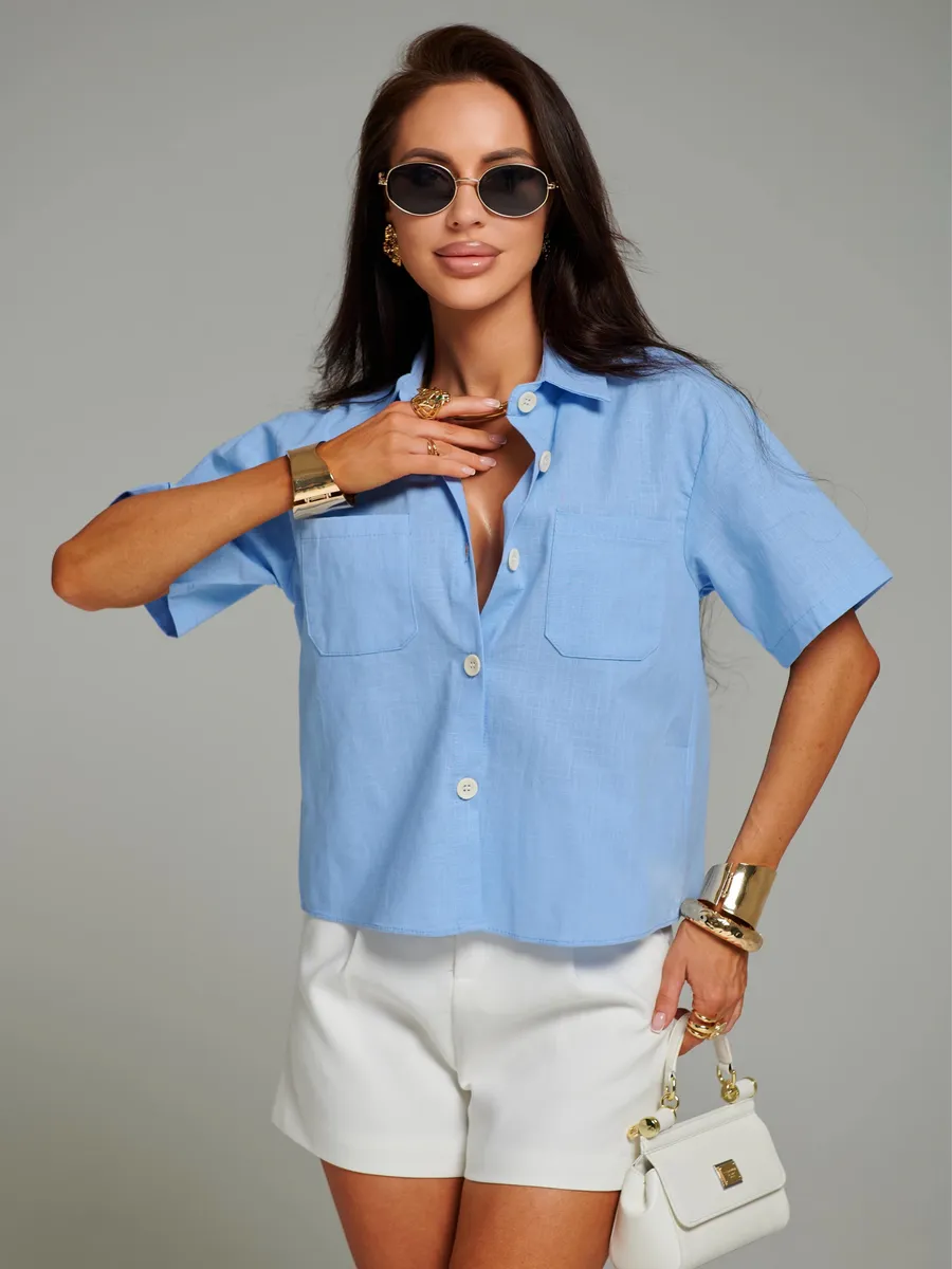 Голубая рубашка с коротким рукавом