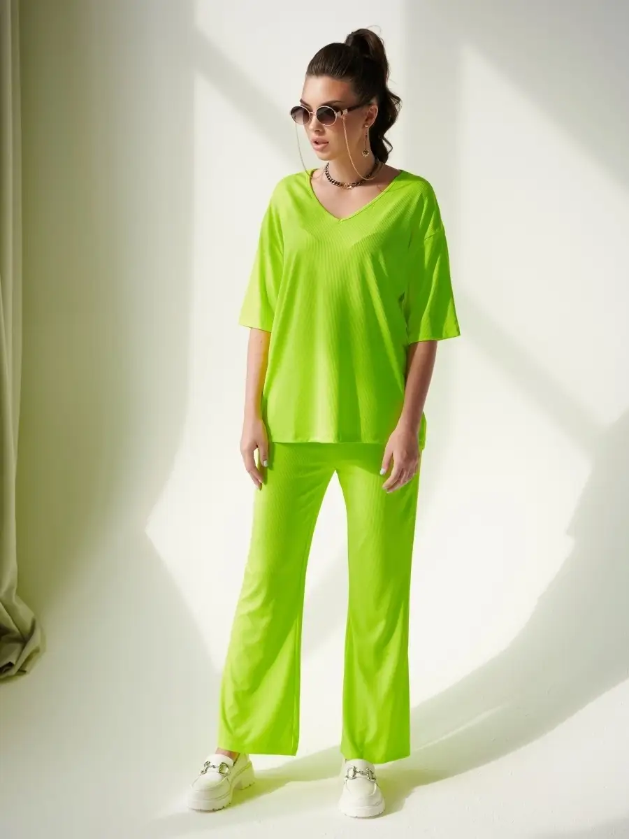 Салатовый женский спортивный костюм футболка хлопок и штаны