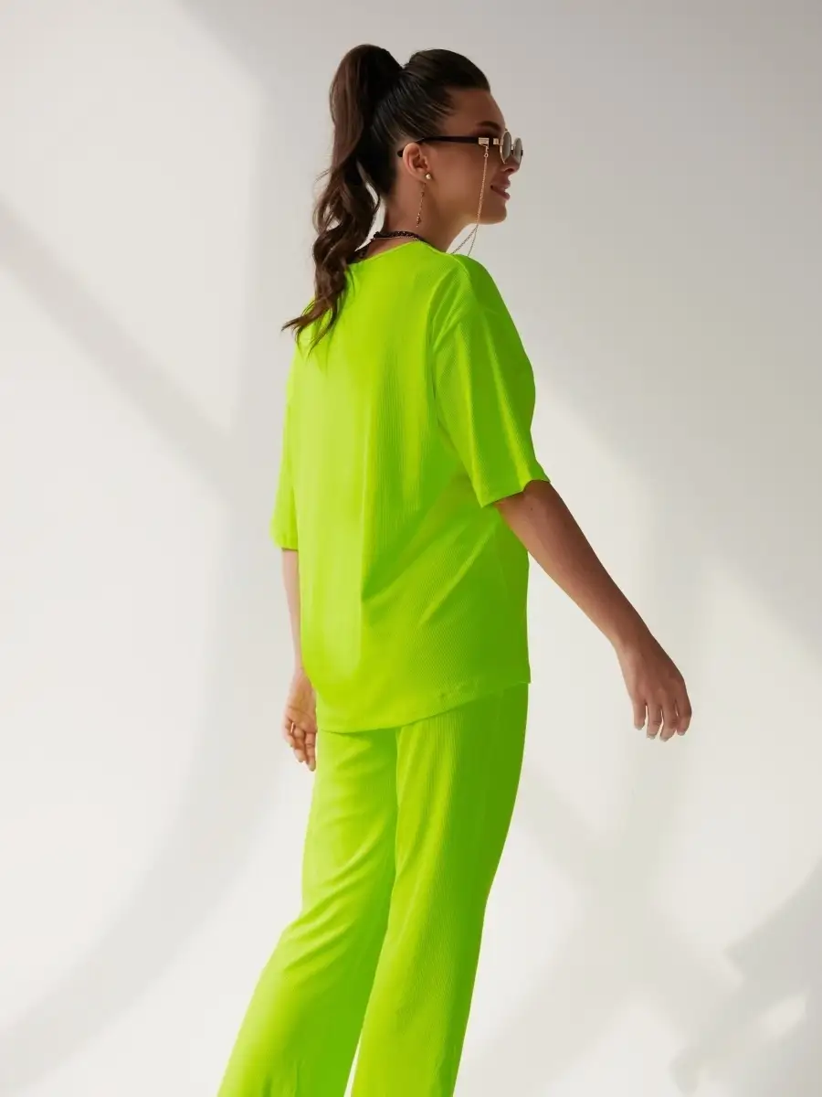 Салатовый женский спортивный костюм футболка хлопок и штаны